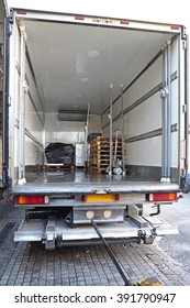 Refrigerator Truck For Perishable Freight Transport