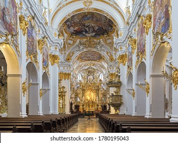 Basilicas in the catholic church Images, Stock Photos & Vectors ...