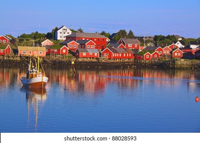 Reine, Picturesque Fishing Village On Lofoten, Norway