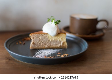 Photo of Relaxing in a café Relaxing space Cafe latte Coffee Bubbles Cheesecake Background material