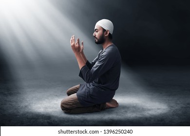 Indian man praying Images, Stock Photos & Vectors | Shutterstock