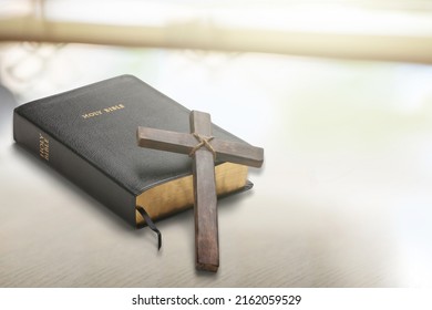 Religious Wooden Cross On Pages Bible Stock Photo 2162059529 | Shutterstock