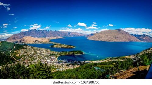 Remarkables and Incredibles like the sides of Lake Wanatipu - and nestled in the middle is the town of Queenstown
