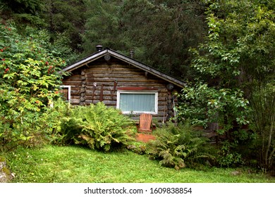 Alaska Log Cabin Images Stock Photos Vectors Shutterstock