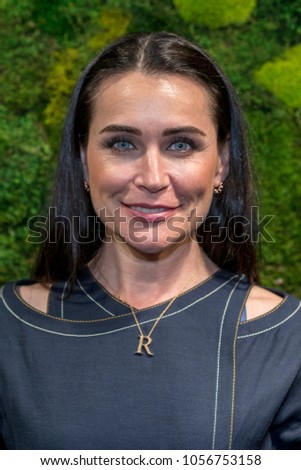 Next photo of Rena Sofer