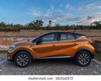Renault Capture 2020 Orange + Black 