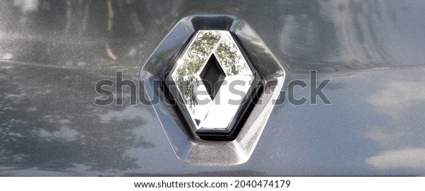 Renault chrome\
metal logo, luxury car in Istanbul city, July 29 2014 Istanbul\
Pendik Turkey used car\
market