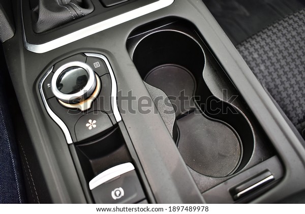 Renault Talisman Car vehicle interior dash board\
dashboard center console cockpit details inside interior in orebro\
Sweden on 02.08.2018 no people\
