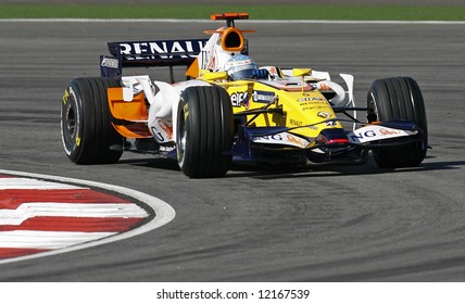 947 Renault F1 Tire Images, Stock Photos & Vectors 