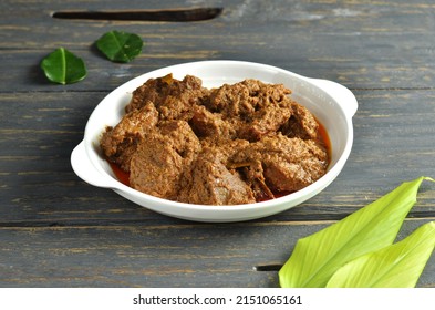 Rendang Is A Dish Made From Authentic Indonesian Meat Originating From Minangkabau. This Dish Is Produced From A Long Low-temperature Cooking Process Using Various Spices And Coconut Milk.