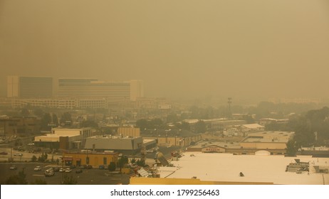 Reno, NV, USA 8/19/2020 — Smoke From Several Wildfires In California Bay Area Caused By Lightenings Cover The Entire City Of Reno Creating A Dangerous Air Quality. Visibility Is Extremely Limited.