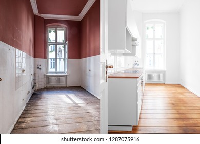   Renovierungskonzept - Küchenraum vor und nach der Renovierung oder Restaurierung 