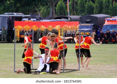 Rentak Bulian Dance Performance In Pekanbaru, Riau, Indonesia, Saturday (12/11/2016). The Rentak Bulian Dance Originates From The Talang Mamak Tribe, West Rengat District, Indragiri Hulu. 