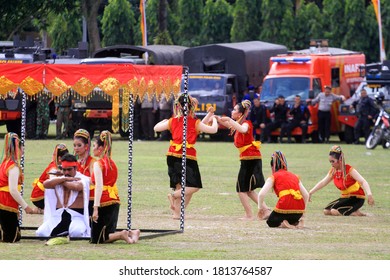 Rentak Bulian Dance Performance In Pekanbaru, Riau, Indonesia, Saturday (12/11/2016). The Rentak Bulian Dance Originates From The Talang Mamak Tribe, West Rengat District, Indragiri Hulu. 