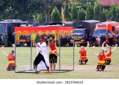 Rentak Bulian Dance Performance In Pekanbaru, Riau, Indonesia, Saturday (12/11/2016). The Rentak Bulian Dance Originates From The Talang Mamak Tribe, West Rengat District, Indragiri Hulu. 