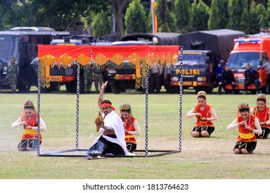 Rentak Bulian Dance Performance In Pekanbaru, Riau, Indonesia, Saturday (12/11/2016). The Rentak Bulian Dance Originates From The Talang Mamak Tribe, West Rengat District, Indragiri Hulu. 