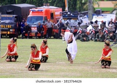 Rentak Bulian Dance Performance In Pekanbaru, Riau, Indonesia, Saturday (12/11/2016). The Rentak Bulian Dance Originates From The Talang Mamak Tribe, West Rengat District, Indragiri Hulu.