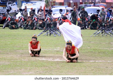 Rentak Bulian Dance Performance In Pekanbaru, Riau, Indonesia, Saturday (12/11/2016). The Rentak Bulian Dance Originates From The Talang Mamak Tribe, West Rengat District, Indragiri Hulu.