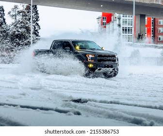 Renton, WA, USA
January 4, 2022
Ford Raptor In The Snow