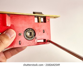 Repair Of A Broken Internal Door Lock.