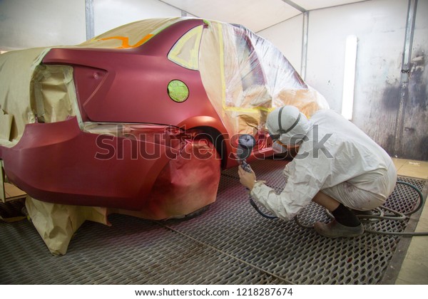 Repair and painting car car\
mechanic