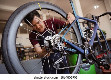 Repair Technician Bicycles Was Repaired Gear Bike Shop.