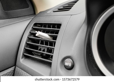 Replacing Broken Plastic Air Director In A Car Air Conditioner (AC) Outlet By A Piece Of Paper.