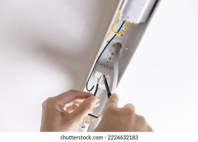 Replacing the lighting fixtures in the room
Cu単線専用：Copper single wire only
電源：power supp