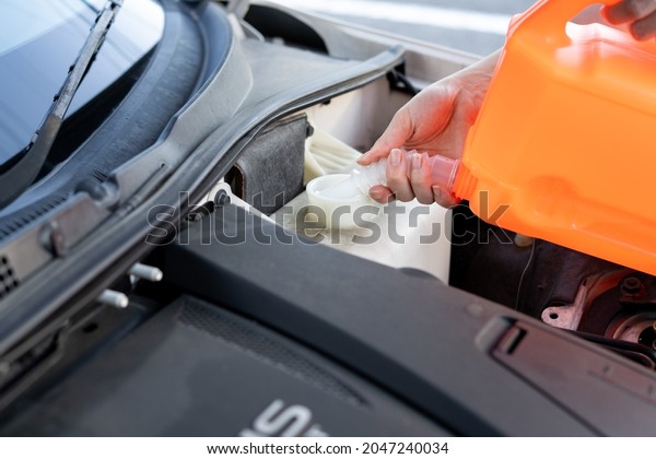 Replenish the car with washer\
fluid.