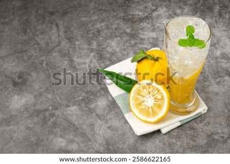 Representative fruit of winter_yellow citron full of vitamins