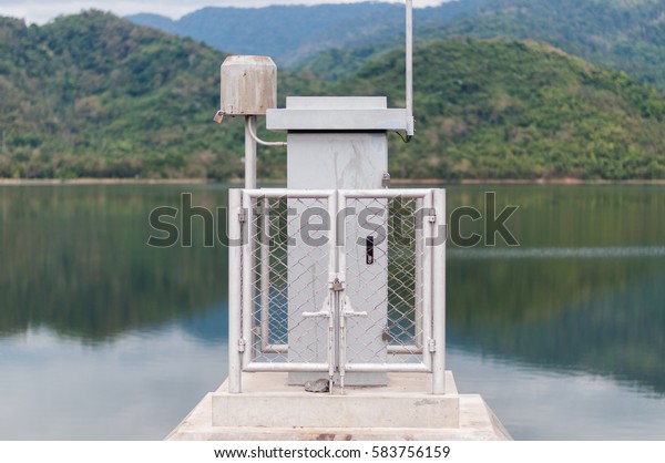 the reservoir water\
level measurement 
