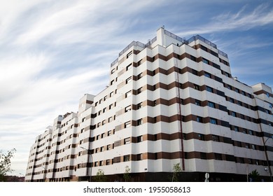 Residential Building In The Peripheral Neighborhood Of Madrid