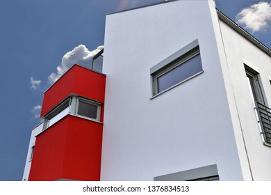 Residential Home With Modern Facade Painting