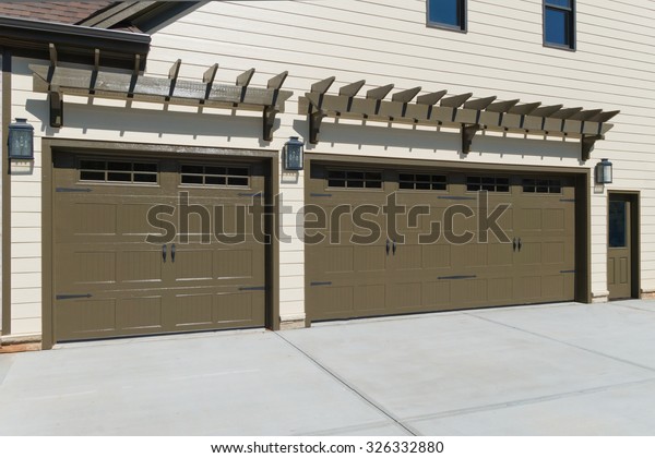 Residential house car garage\
doors