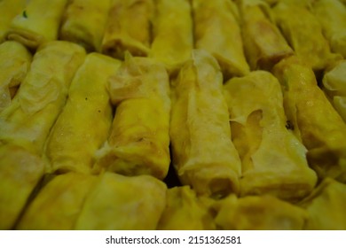 (Resoles)close Up Photo Of Chicken Egg Rolls 