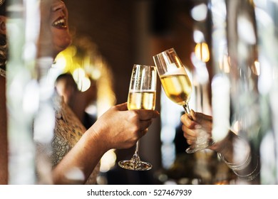 シャンパン 乾杯 料理 Images Stock Photos Vectors Shutterstock