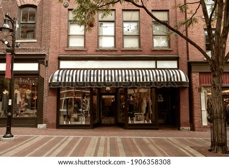 Retail stores and restaurants along pedestrian shopping mall, Church Street Marketplace, in Burlington, Vermont. USA	