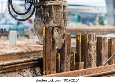 Retaining Wall Steel Sheet Pile Driving Stock Photo 301902164 ...