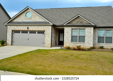 Imagenes Fotos De Stock Y Vectores Sobre Retirement Home Building