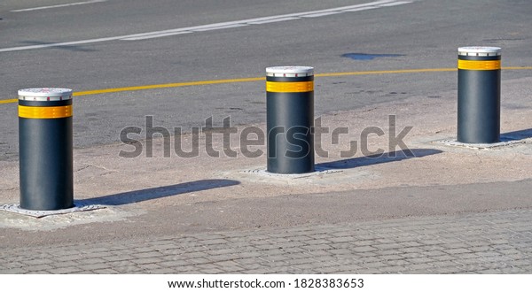 Retractable Electric\
Bollard Metallic, and hydraulic for the control of road traffic\
locked up\
underground