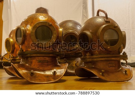 Retro diving helmet