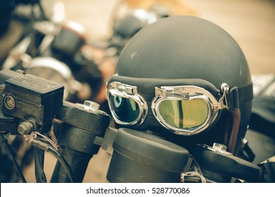 Retro Motorcycle Helmet With Glasses