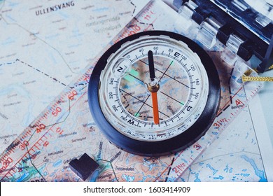 Orientierungslauf Kompass Pfadfinder Kompass Karte Lineal und Transparente PVC wasserdichte Karte Hülle Beutel Wandern Karte Halter Fiada Navigation Kompass mit Wasserdichter Karte Hülle