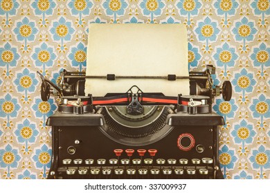 Typewriter Blank Paper Images, Stock Photos & Vectors | Shutterstock