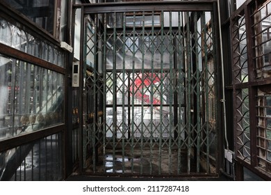 Retro Or Vintage Elevator Or Lift In Old Hotel Building, Dark Theme Or Horror Theme, Selective Focus. 