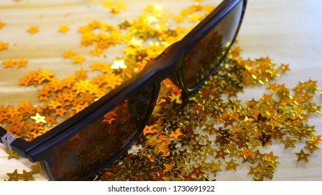 Retro-syle Beach Sunglasses, Studded With Star Knick Knacks