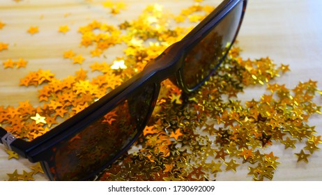 Retro-syle Beach Sunglasses, Studded With Star Knick Knacks