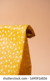 Reusable Beeswax Food Wraps. Organic Fabric Covers For Food Storage.  Beeswax In Studio. Beeswax Zero Waste Product. Yellow Bee Wax Bag.