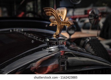 horch car images stock photos vectors shutterstock https www shutterstock com image photo reutlingen germany august 19 2018 emblem 1162423885