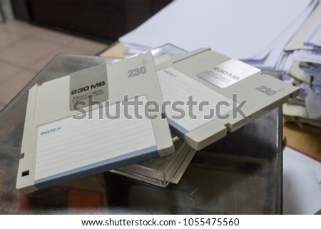 Rewritable optic disks